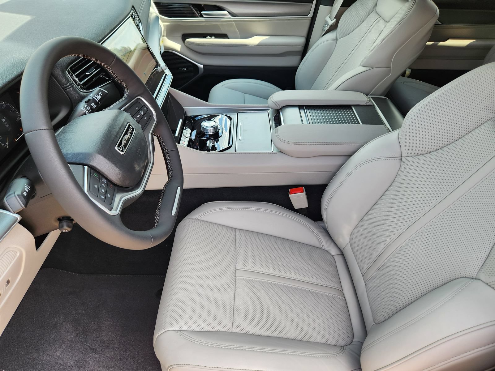 New 2026 Jeep Grand Wagoneer 4WD w/ Premium Group I image 22