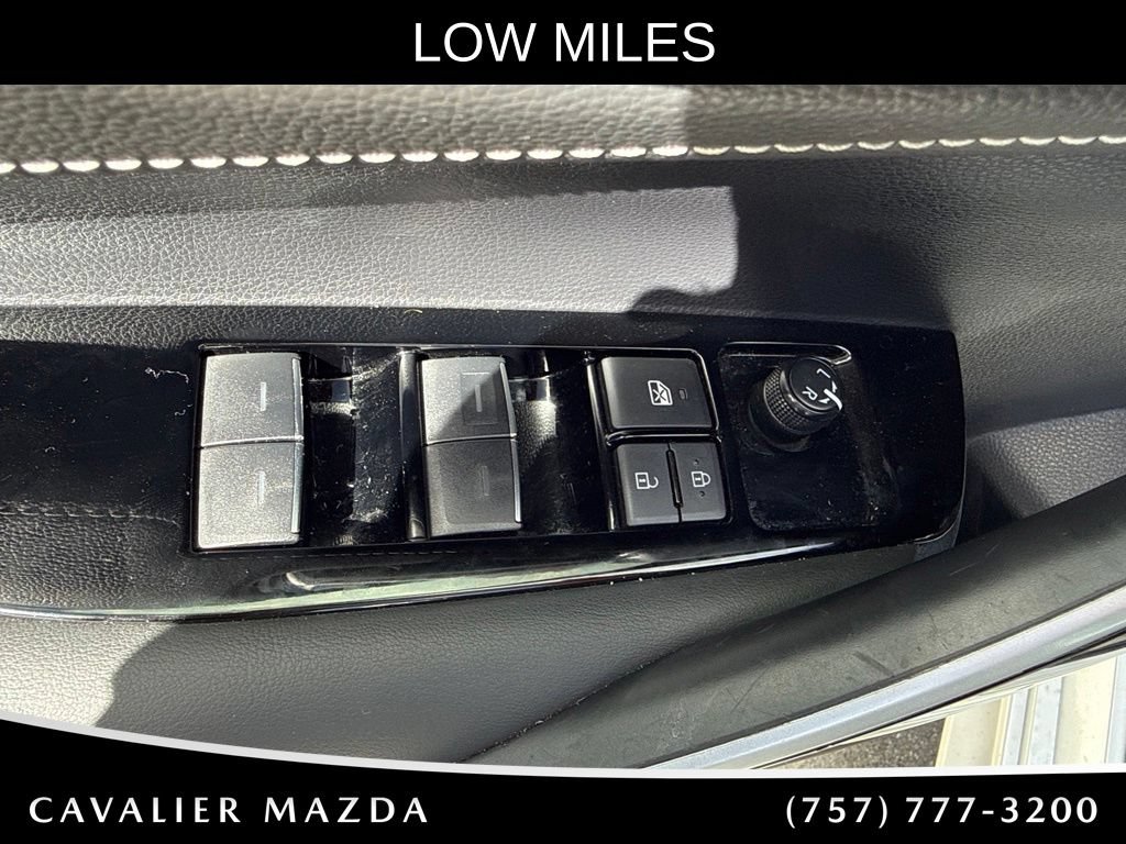 Used 2022 Toyota Corolla XSE FWD image 12