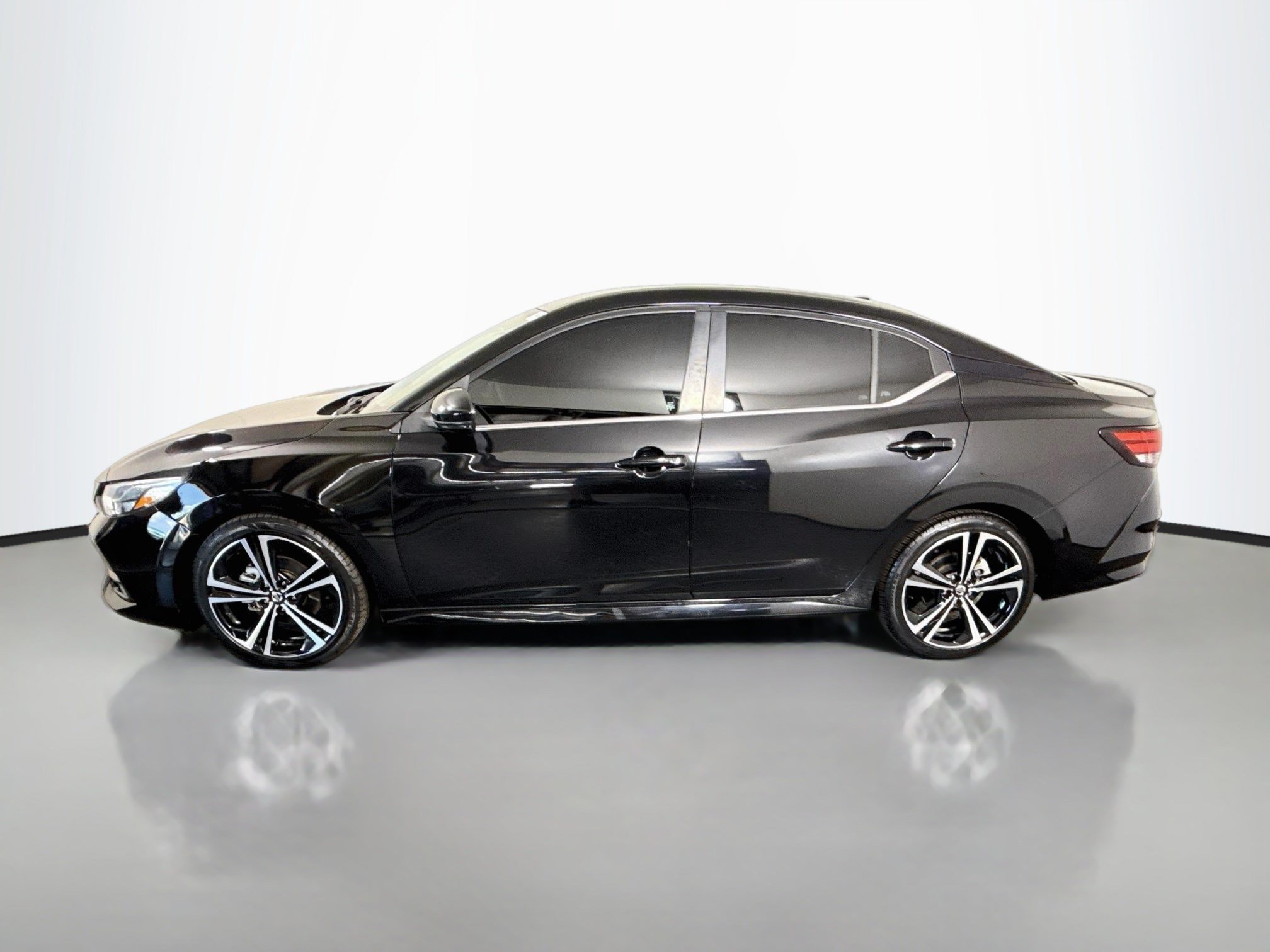 Used 2021 Nissan Sentra SR FWD image 6
