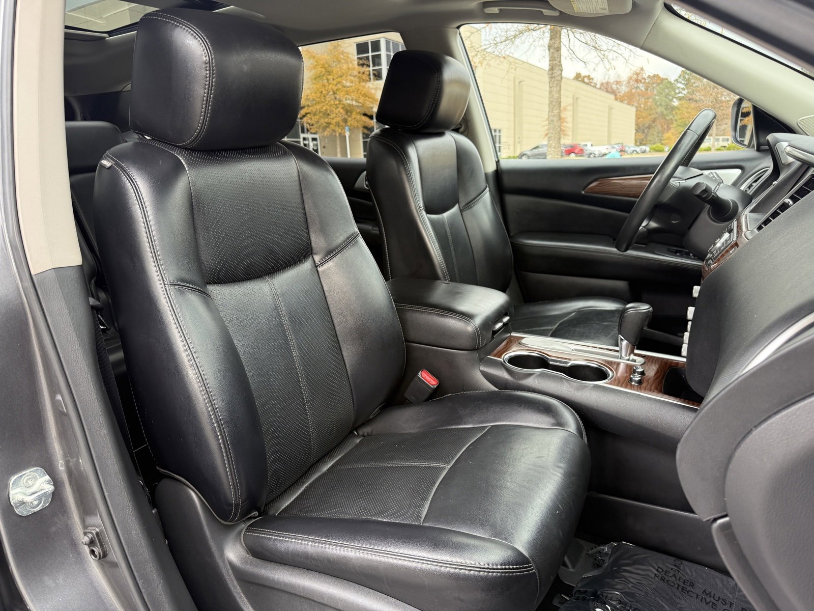 Used 2018 Nissan Pathfinder Platinum image 36