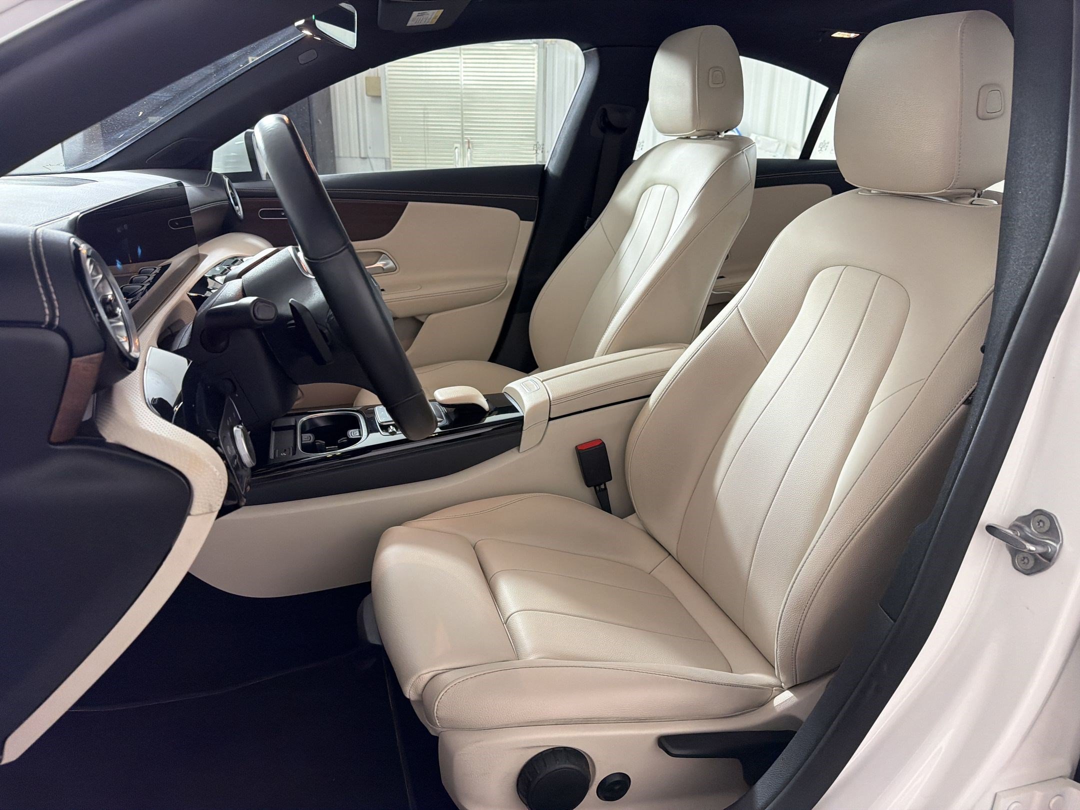 Certified 2022 Mercedes-Benz CLA 250 4MATIC image 5