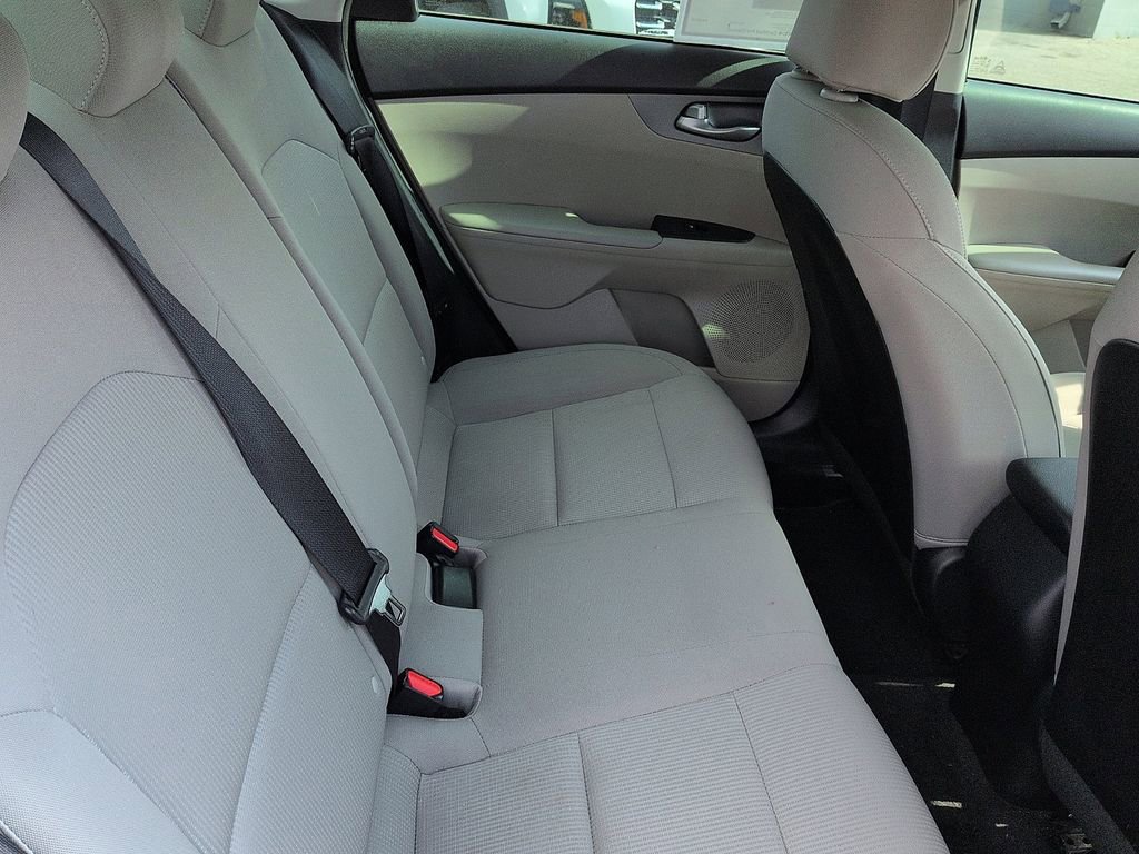 Used 2021 Kia Forte LXS image 8