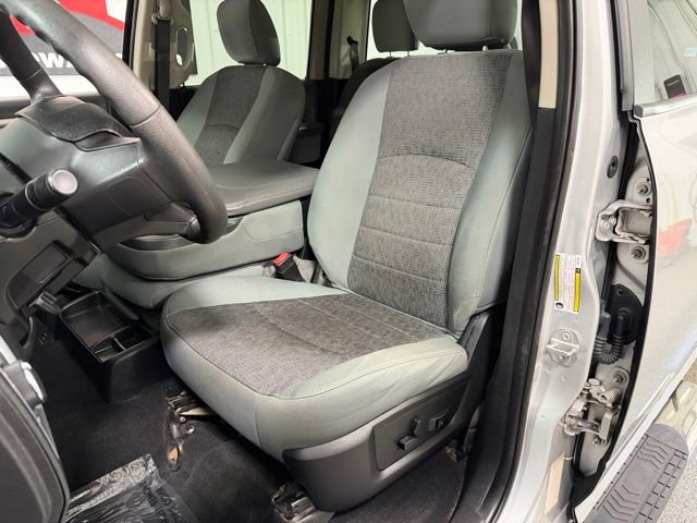 Used 2018 RAM 3500 SLT AWD/4WD image 17