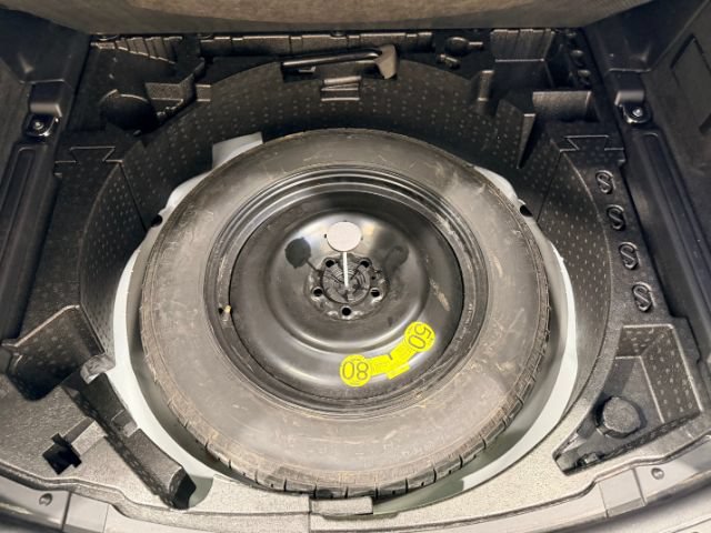 Used 2020 Land Rover Discovery Sport SE AWD/4WD image 32