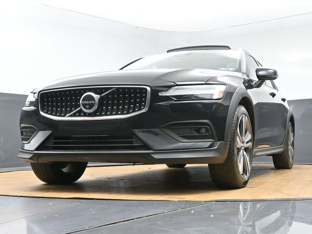 Used 2025 Volvo V60 B5 Cross Country Plus AWD/4WD image 50