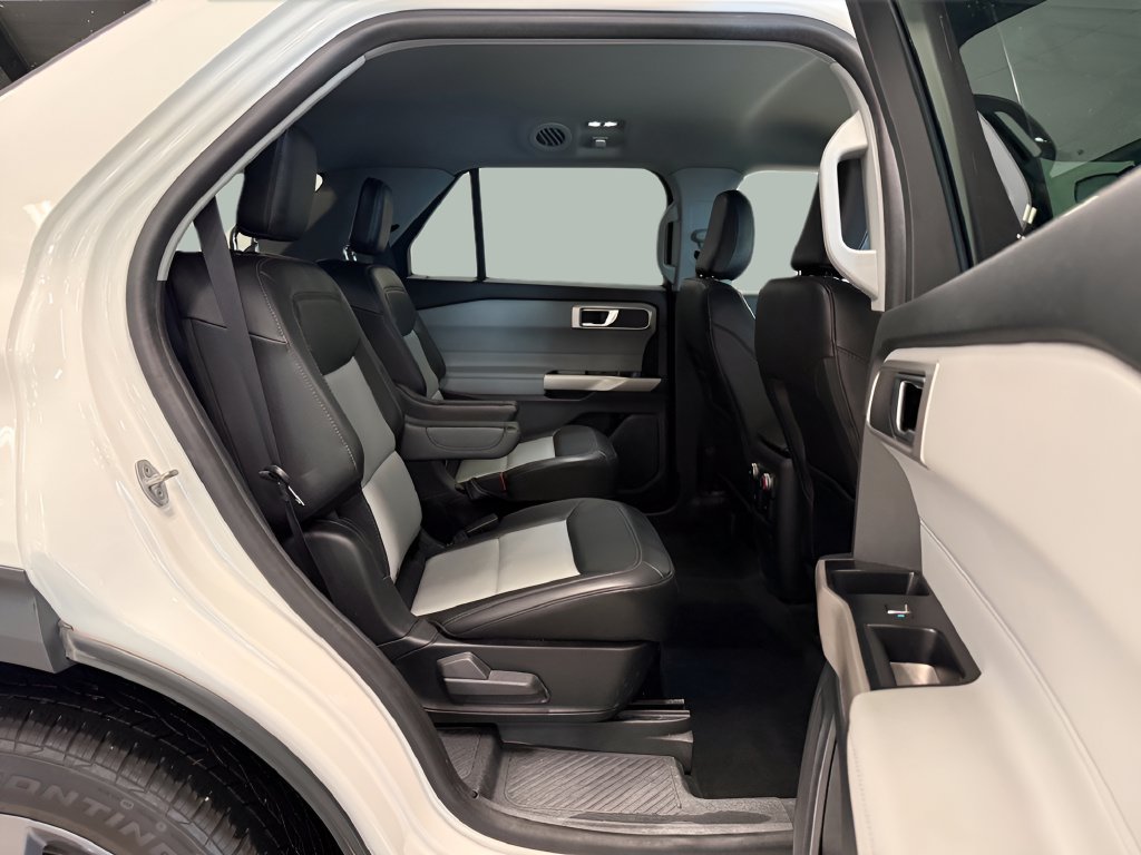 Certified 2023 Ford Explorer XLT w/ Equipment Group 202A AWD/4WD image 29