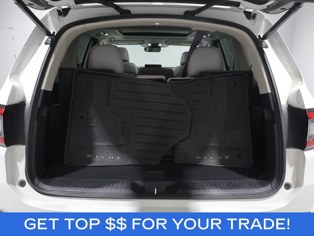 Used 2025 Honda Pilot Touring image 4
