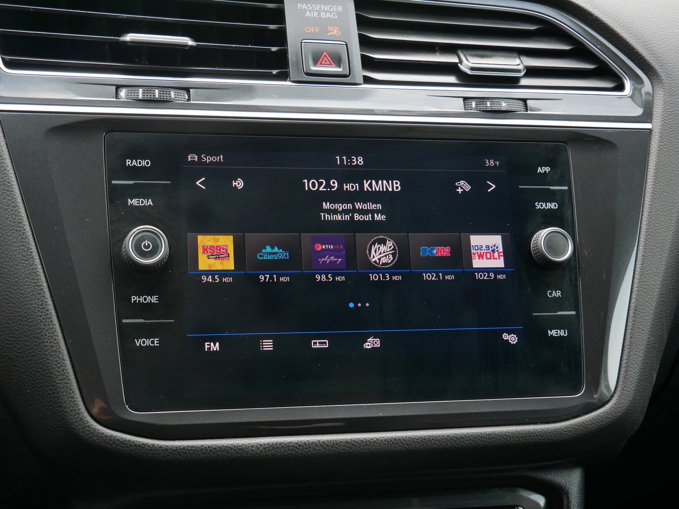 Used 2018 Volkswagen Tiguan SE image 21