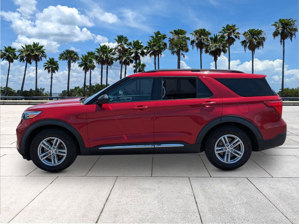 Used 2021 Ford Explorer XLT w/ Equipment Group 202A image 4