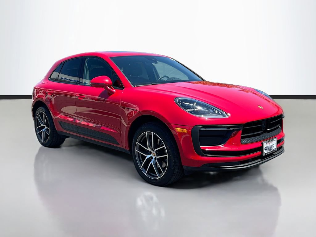 Used 2023 Porsche Macan AWD/4WD image 3