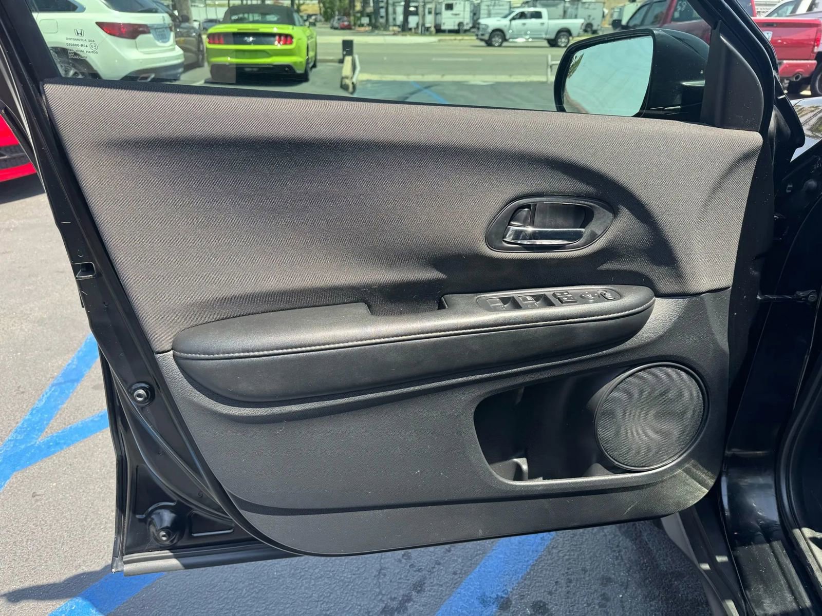 Used 2019 Honda HR-V LX image 15