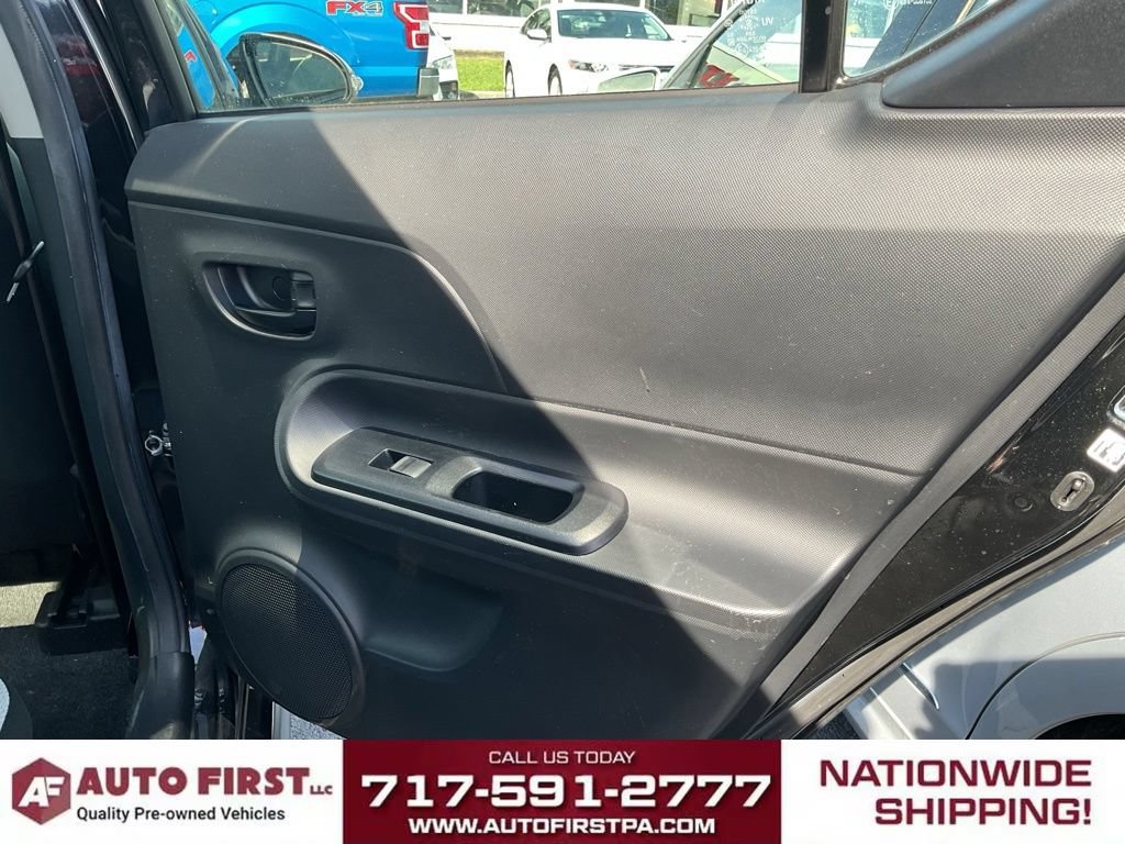 Used 2018 Toyota Prius C One FWD image 11