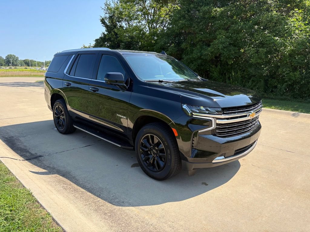 Used 2023 Chevrolet Tahoe LT w/ Luxury Package AWD/4WD image 12