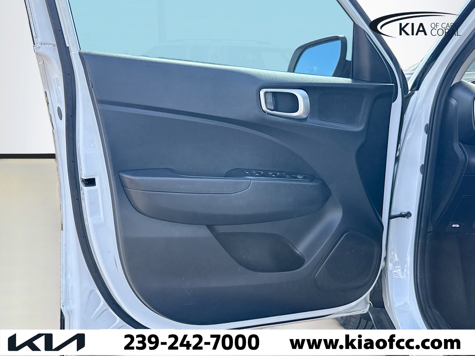 Used 2022 Hyundai Venue SE image 20