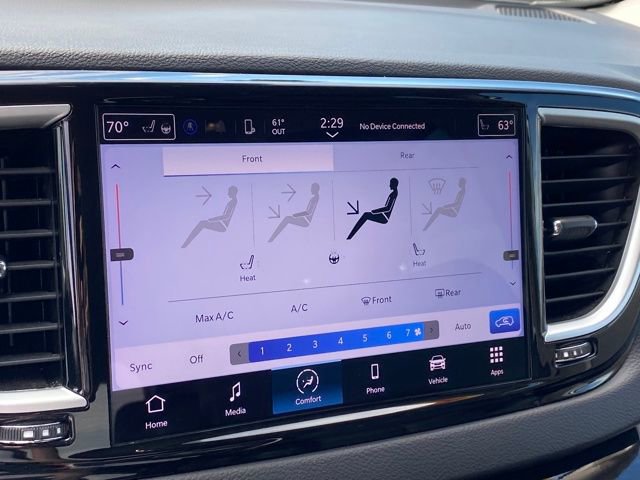 Used 2024 Chrysler Pacifica Touring-L image 13