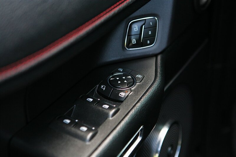 Used 2019 Ford Expedition Limited w/ Equipment Group 303A AWD/4WD image 9