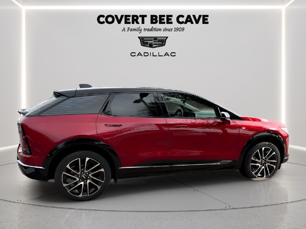 Certified 2025 Cadillac Optiq Sport 1 w/ LPO, Floor Liner Package AWD/4WD image 20