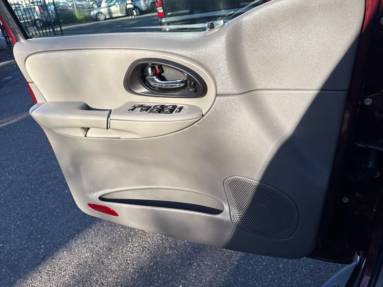 Used 2005 Chevrolet TrailBlazer LT image 25