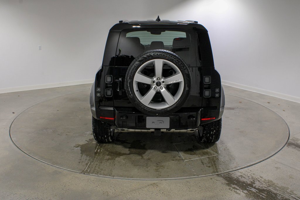 New 2026 Land Rover Defender 110 X-Dynamic SE image 4