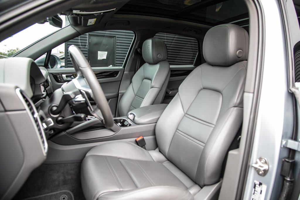 Certified 2023 Porsche Cayenne image 5