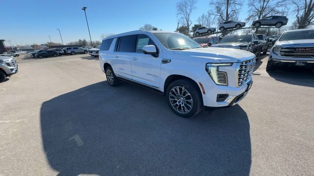 New 2026 GMC Yukon XL Denali w/ Denali Reserve Package AWD/4WD image 2