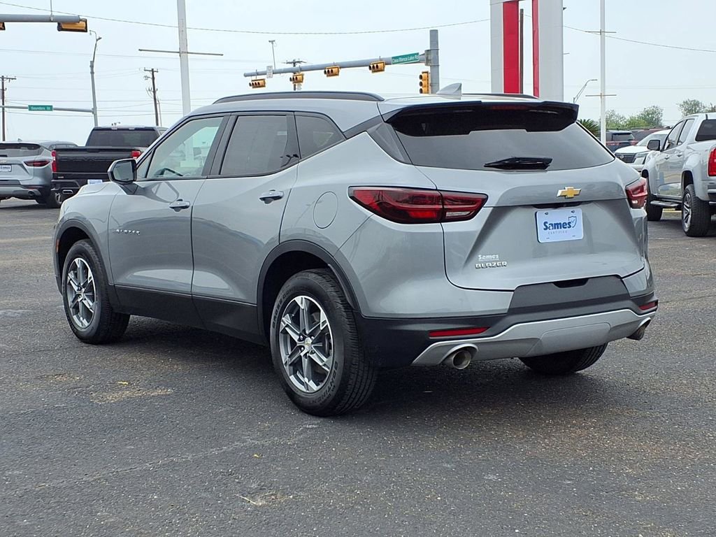 Used 2024 Chevrolet Blazer LT w/ Convenience Package FWD image 6