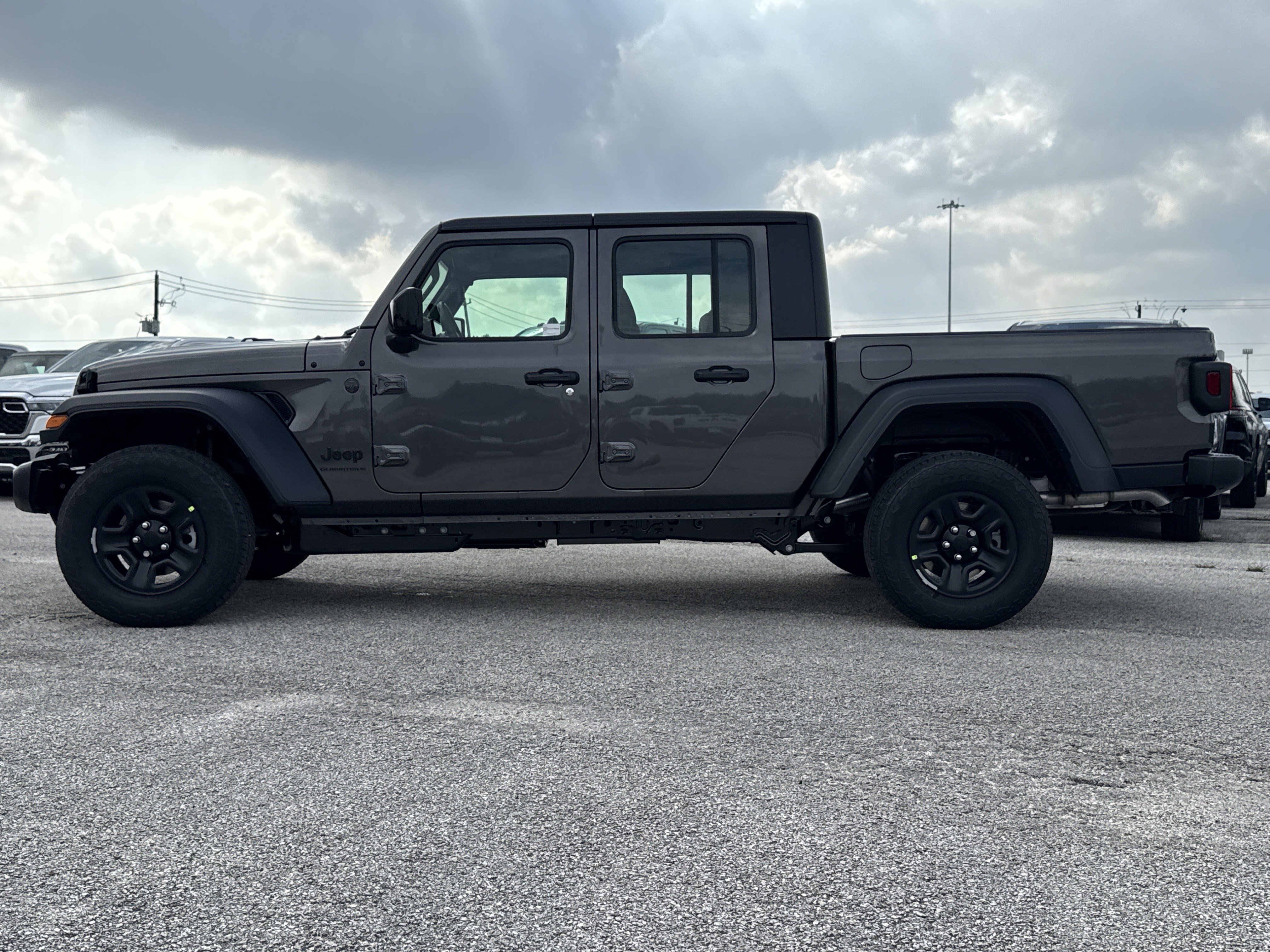 New 2026 Jeep Gladiator Sport AWD/4WD image 8