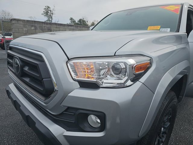 Used 2022 Toyota Tacoma SR5 w/ Technology Package image 30