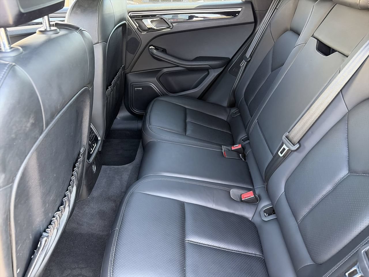 Used 2017 Porsche Macan S AWD/4WD image 16