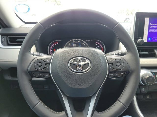 Used 2023 Toyota RAV4 XLE Premium image 17