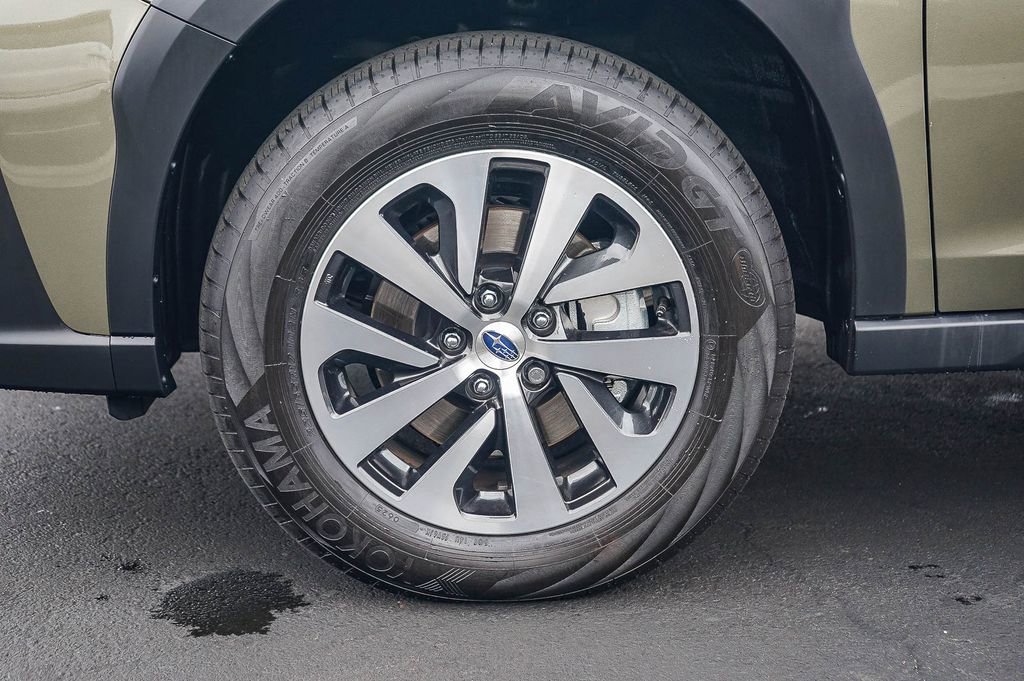 Used 2025 Subaru Outback Premium image 11