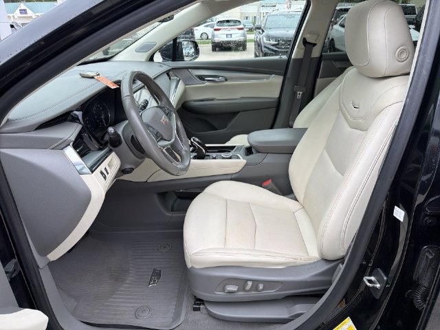 Used 2020 Cadillac XT5 Premium Luxury AWD/4WD image 13