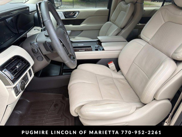Used 2021 Lincoln Navigator Reserve w/ Luxury Package AWD/4WD image 9