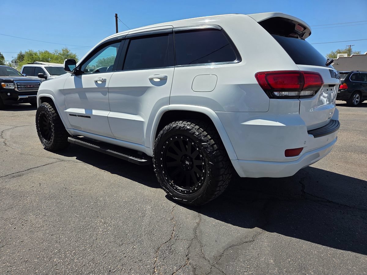 Used 2018 Jeep Grand Cherokee Altitude RWD image 17