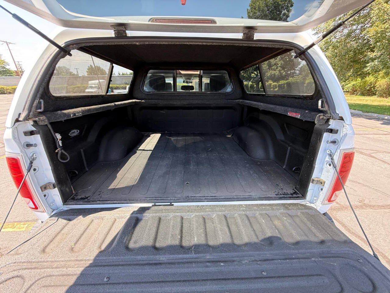 Used 2016 RAM 1500 Laramie w/ Convenience Group AWD/4WD image 16