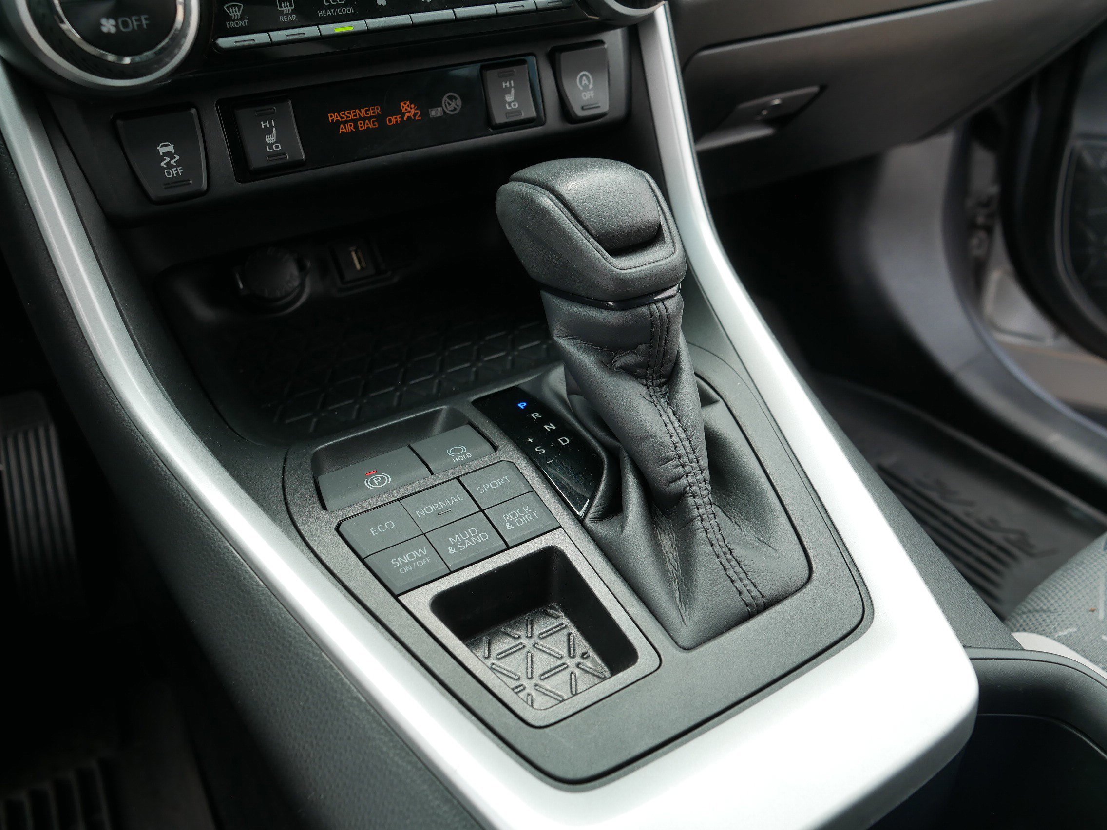 Used 2022 Toyota RAV4 XLE w/ Convenience Package AWD/4WD image 28