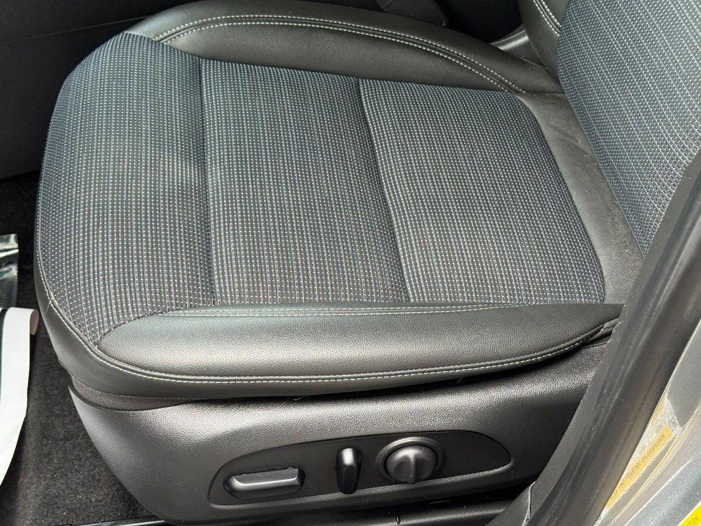 Used 2024 Buick Envista Preferred w/ Convenience I Package FWD image 25
