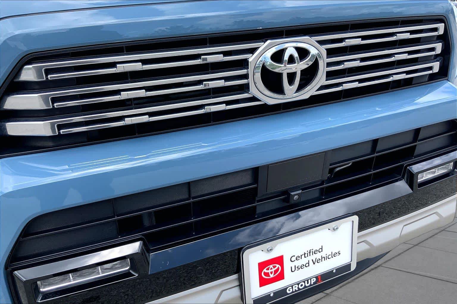 Used 2025 Toyota 4Runner Limited AWD/4WD image 29