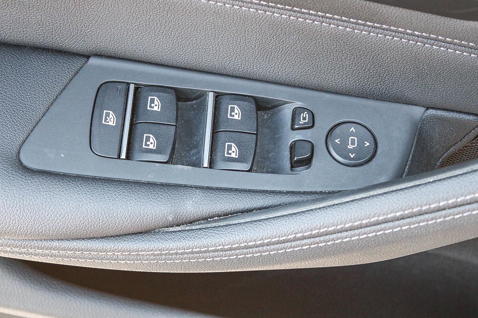 Used 2023 BMW 540i w/ M Sport Package RWD image 20