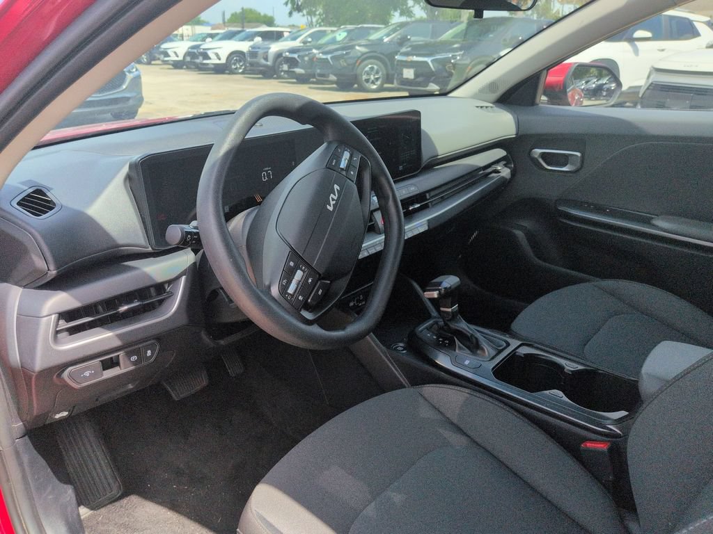 Used 2025 Kia K4 FWD image 15