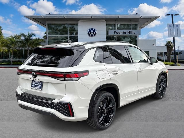 New 2026 Volkswagen Tiguan SE R-Line FWD image 4