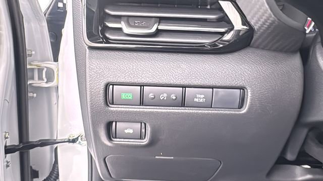 New 2025 Nissan Sentra SR w/ SR Premium Package image 31