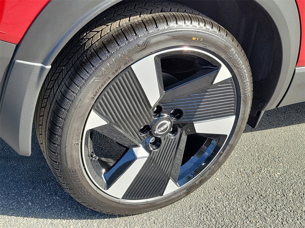 New 2026 Nissan Kicks SR w/ Illumination Package image 3