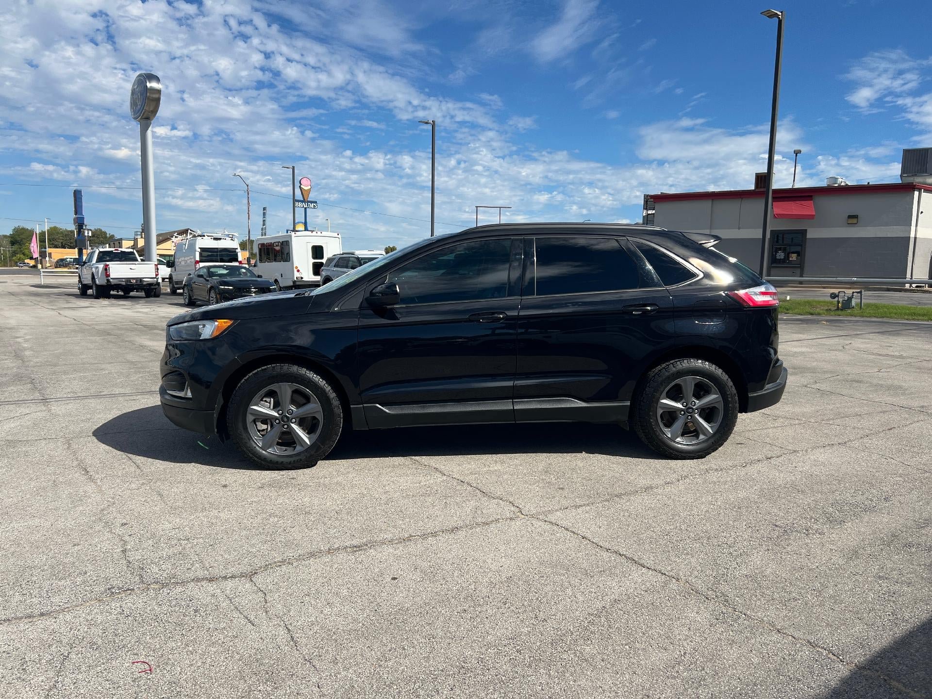 Used 2023 Ford Edge SEL w/ Sport Appearance Package AWD/4WD image 6