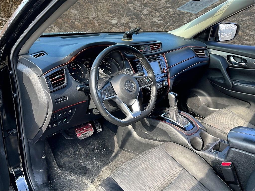 Used 2019 Nissan Rogue SV w/ Sun & Sound Touring Package image 12