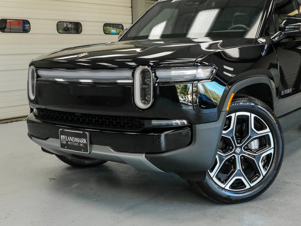 Used 2025 Rivian R1S Adventure AWD/4WD image 15