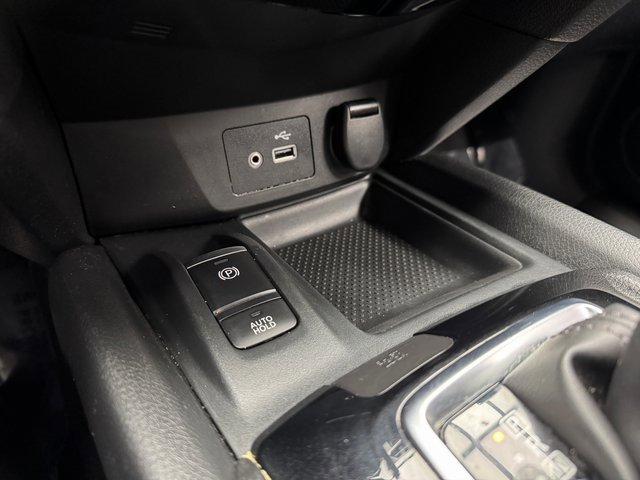 Used 2020 Nissan Rogue SV w/ Premium Package image 18