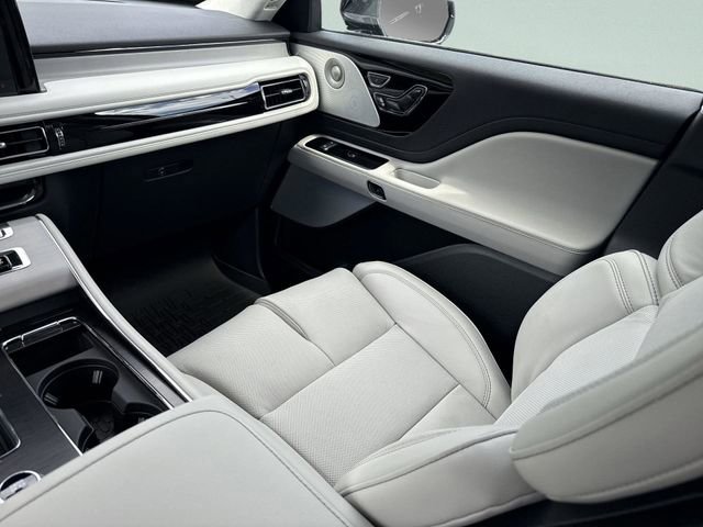 New 2025 Lincoln Aviator Reserve w/ Luxury Package image 15