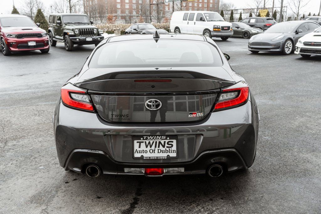 Used 2023 Toyota GR86 Premium w/ ALL Weather Mat Package (TMS) image 31