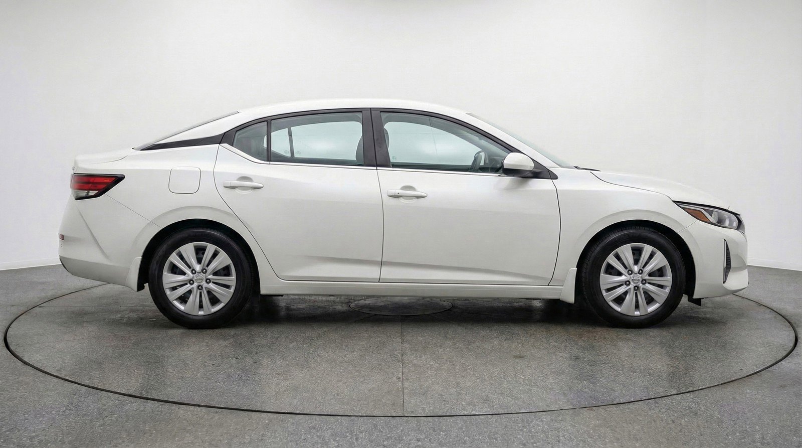 Used 2025 Nissan Sentra S image 11